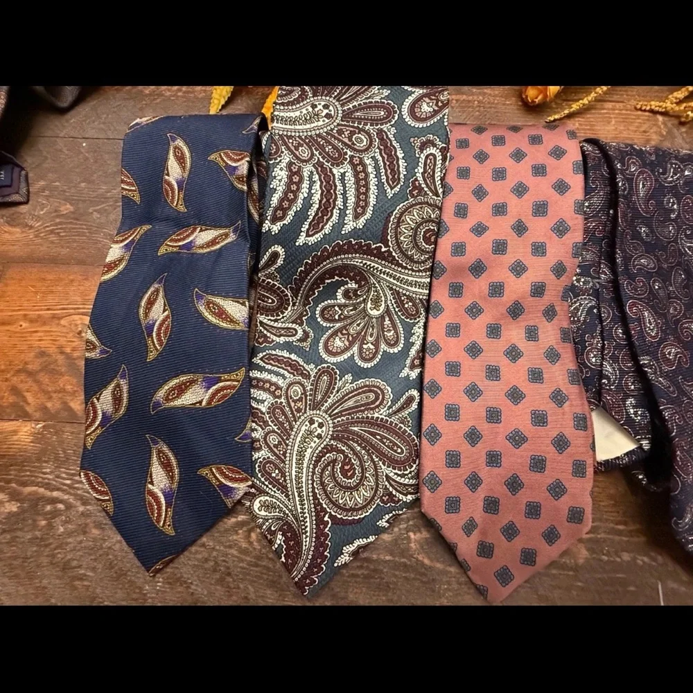 8 1970’s-80’s Vintage Silk Men’s Neckties Hathaway Roundtree Don Lopez Bronzini